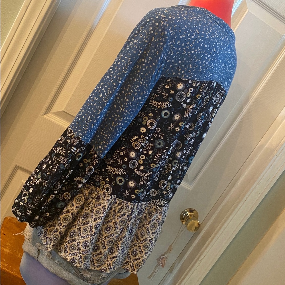 Miami Blue Floral Women's Blouse - Picture 7 of 12